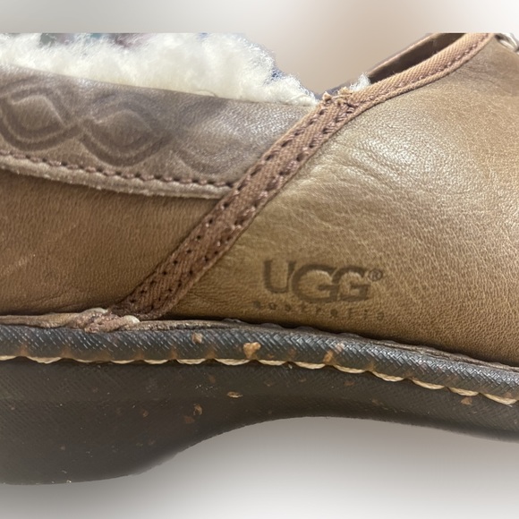 Ugg leather slip-on - Picture 3 of 9